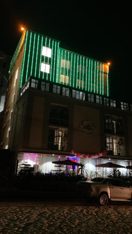 Roseau Hotel And Spa Gondar Bagian luar foto