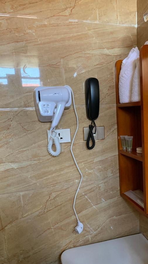 Roseau Hotel And Spa Gondar Bagian luar foto