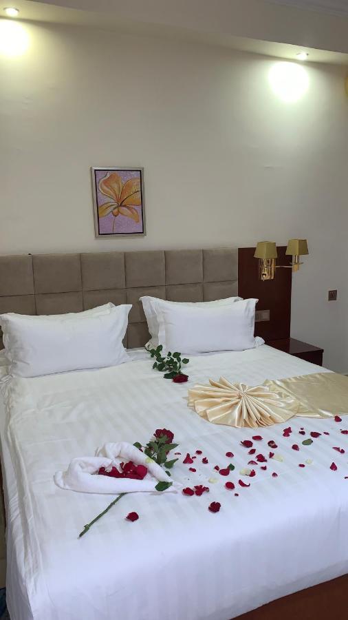 Roseau Hotel And Spa Gondar Bagian luar foto
