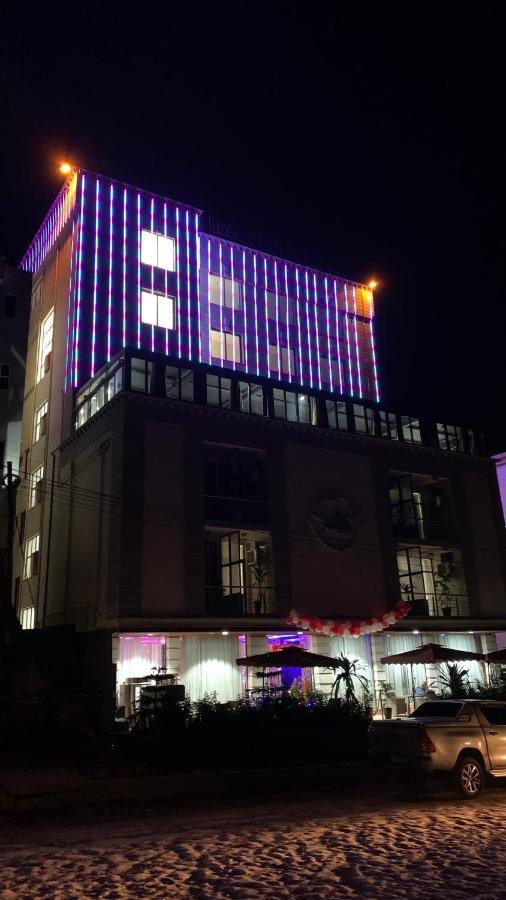 Roseau Hotel And Spa Gondar Bagian luar foto